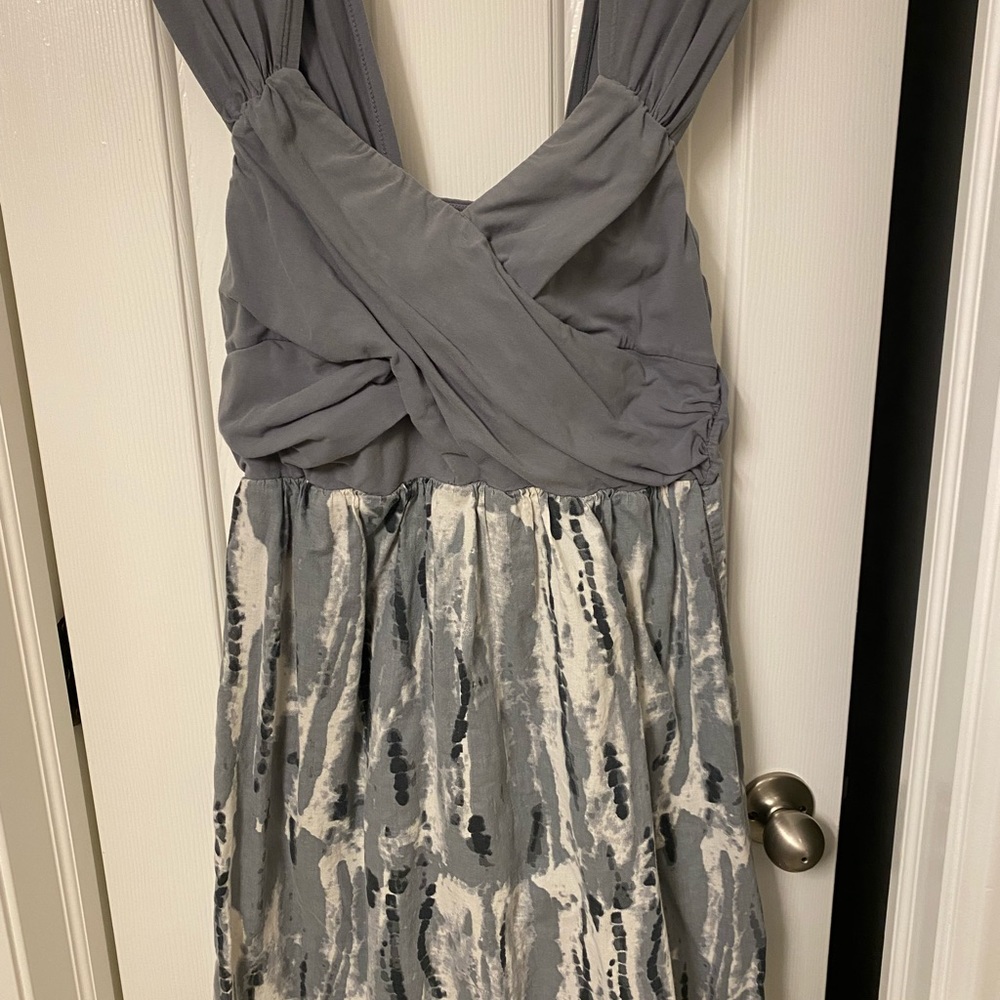 Converse one star cap sleeve grey pattered dress